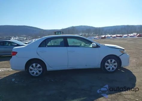 2013 Toyota Corolla Le z USA, uszkodzony, nr VIN 2T1BU4EE6DC073264